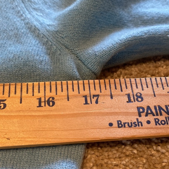 Ann Taylor V Neck Cashmere L/S Sweater Powder Blue Size Medium - Picture 4 of 8